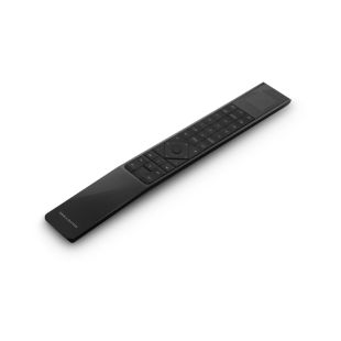 Bang & Olufsen BeoRemote One juhtpult on Bluetooth ühendusega, pulti ümbritseb must alumiinium