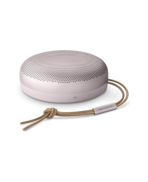 Bang & Olufsen Beosound A1 2nd Gen kaasaskantav Bluetooth kõlari on heleroosast alumiiniumist