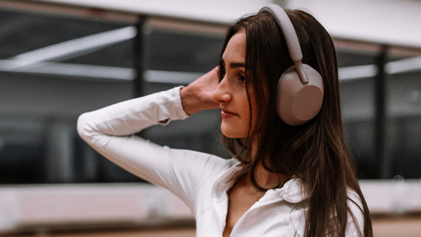 Suusarajale või jõusaali? Kuidas valida õiged kõrvaklapid vastavalt treeningule